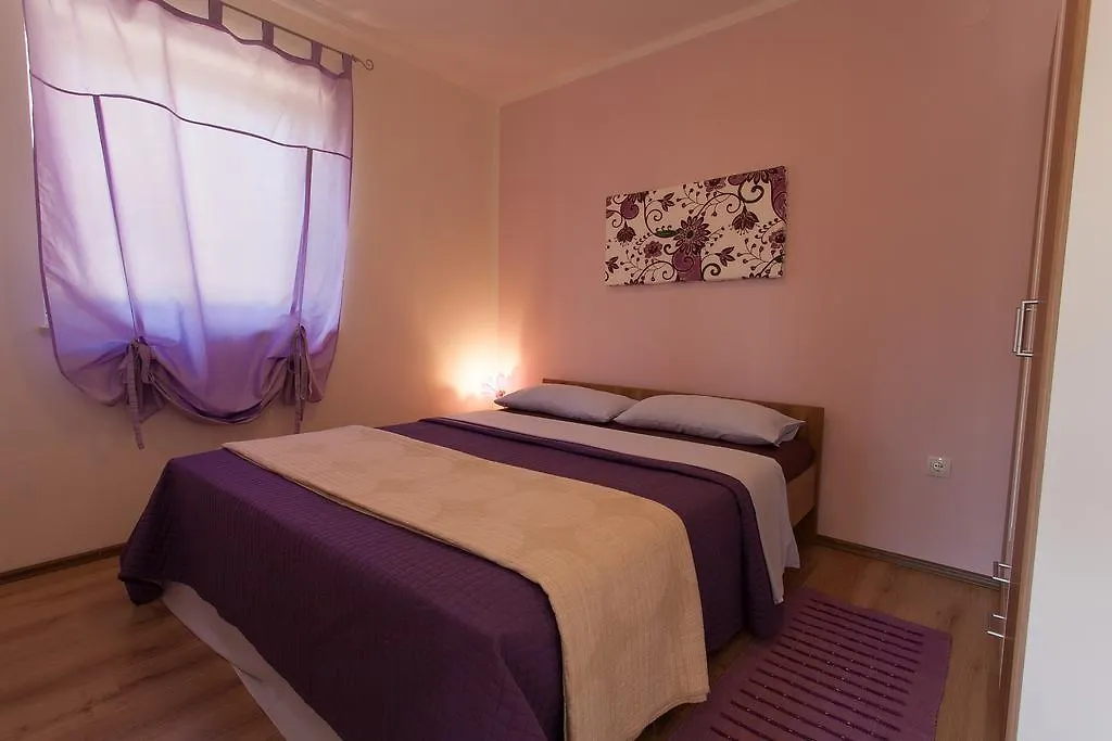 Apartment Magas Vrbnik  0*, Vrbnik (Primorje-Gorski Kotar)